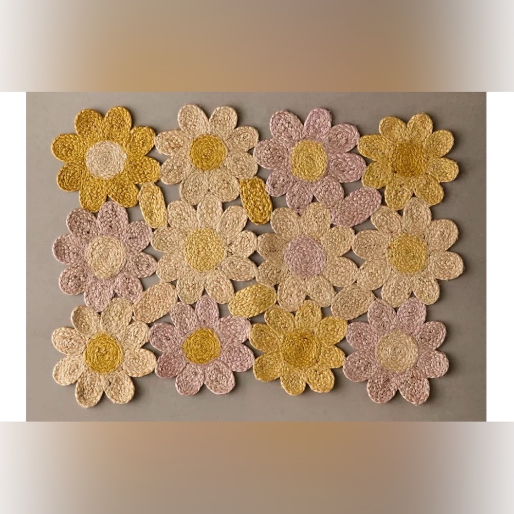 Urban Outfitters Floral Daisy Field Jute Rug New Without Tag